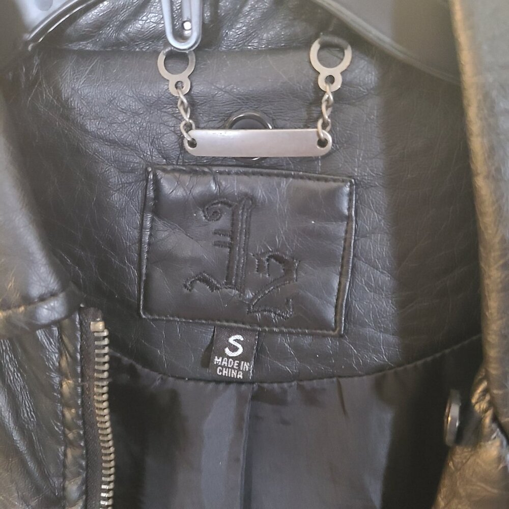 Fake leather jacket - Picture 3 of 4